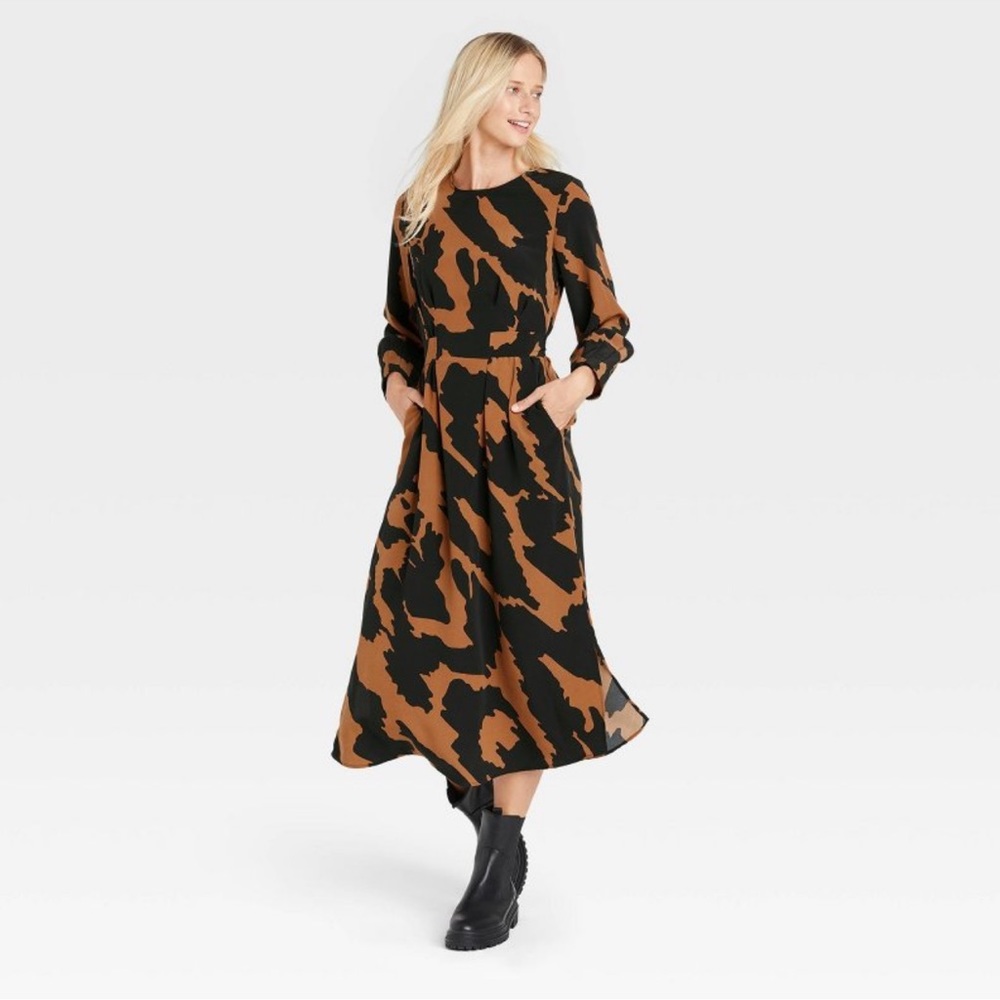NWT!! Women’s long sleeve dark brown leopard dress